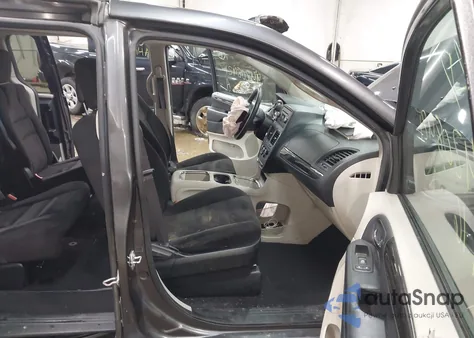 2016 Dodge Grand Caravan Sxt z USA, uszkodzony, nr VIN 2C4RDGCG8GR352756